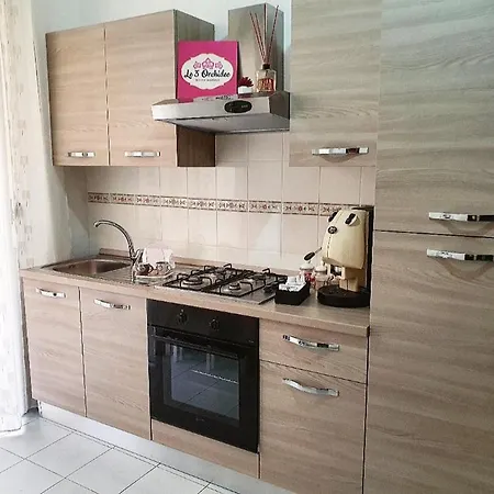 ベッド・アンド・ブレックファスト Le Tre Orchidee サレルノ