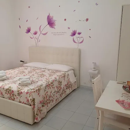 Bed and Breakfast Le Tre Orchidee Σαλέρνο