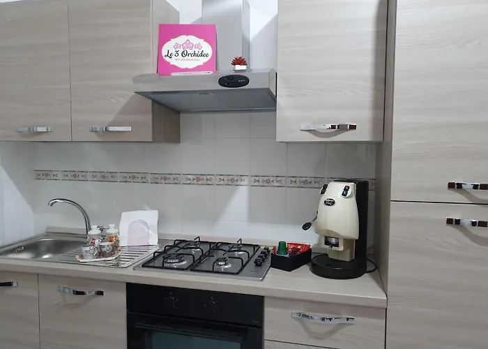 Le Tre Orchidee Bed & Breakfast *